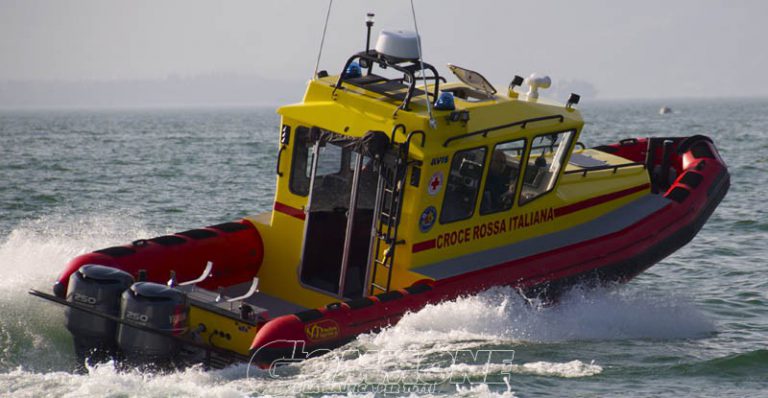 ISOLE, VIA LIBERA ALL’IMBARCO DI PAZIENTI ALLETTATI A BORDO DI AMBULANZE PRIVATE CON CERTIFICAZIONE ASL
