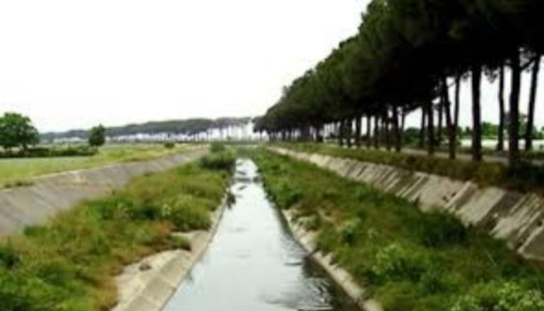 I Regi Lagni, una cloaca infernale a cielo aperto