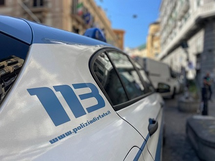 Controlli della Polizia di Stato in via Benedetto Brin