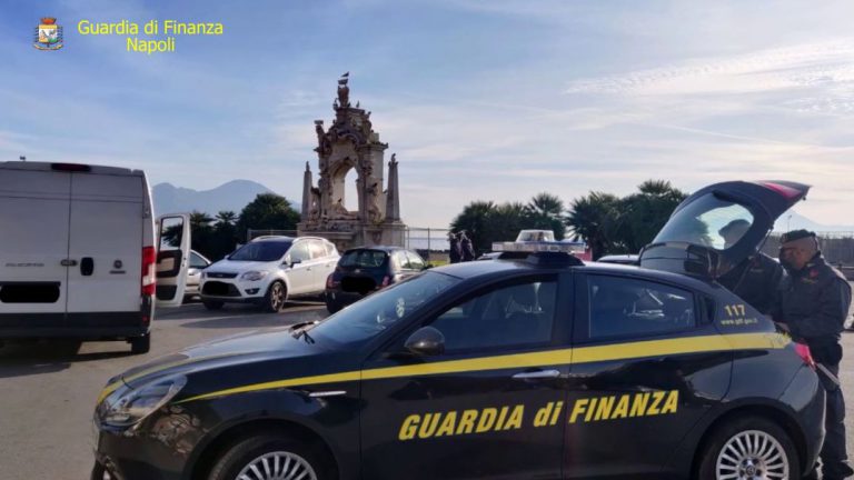 GUARDIA DI FINANZA NAPOLI. ANCHE IN QUESTO FINE SETTIMANA EFFETTUATI OLTRE 1000 CONTROLLI ALLE PERSONE E AGLI ESERCIZI COMMERCIALI. 33 SANZIONI TRA VIOLAZIONI ANTICOVID, DENUNCE ALL’AUTORITA’ GIUDIZIARIA E SEGNALAZIONI AL PREFETTO.