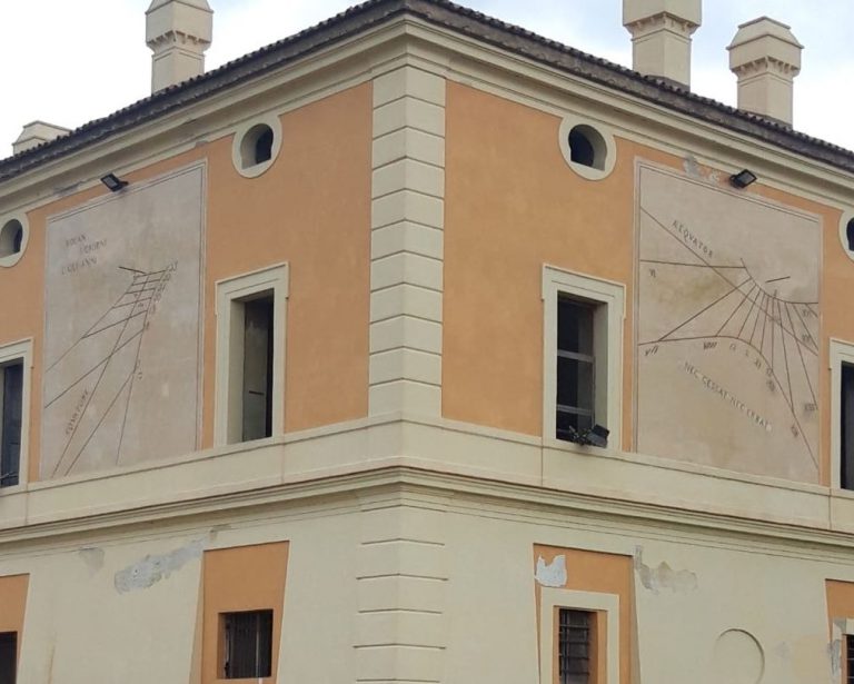 REAL SITO DI CARDITELLO, GLI OROLOGI SOLARI RIPORTATI ALL’ANTICO SPLENDORE.