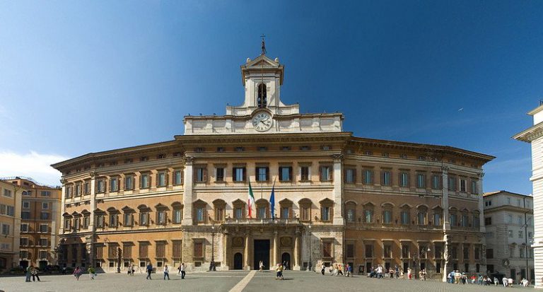 Domani in piazza insieme agli italiani per chiedere il diritto di votare