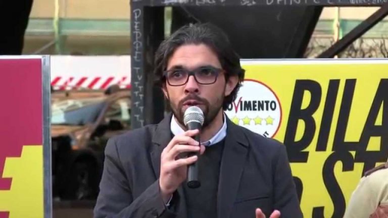 M5S, Viglione: “Finto compost nei terreni di Acerra, attivare subito controlli sugli impianti regionali”